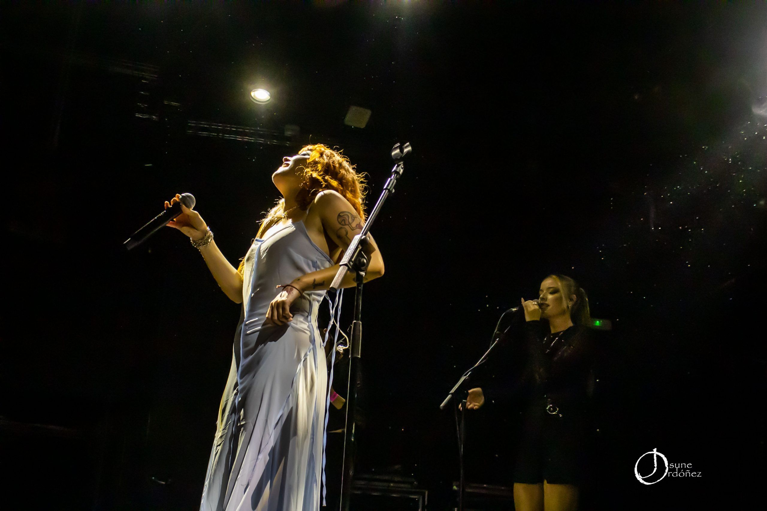 Alba Reche presenta su tour «Honestamente Triste» en la Sala Ocho y Medio Club. Fotografías por Josune Ordóñez